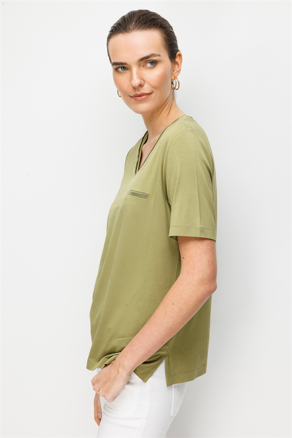 Kadın V Yaka Cebi Saten Şeritli Penye T-shirt Yeşil