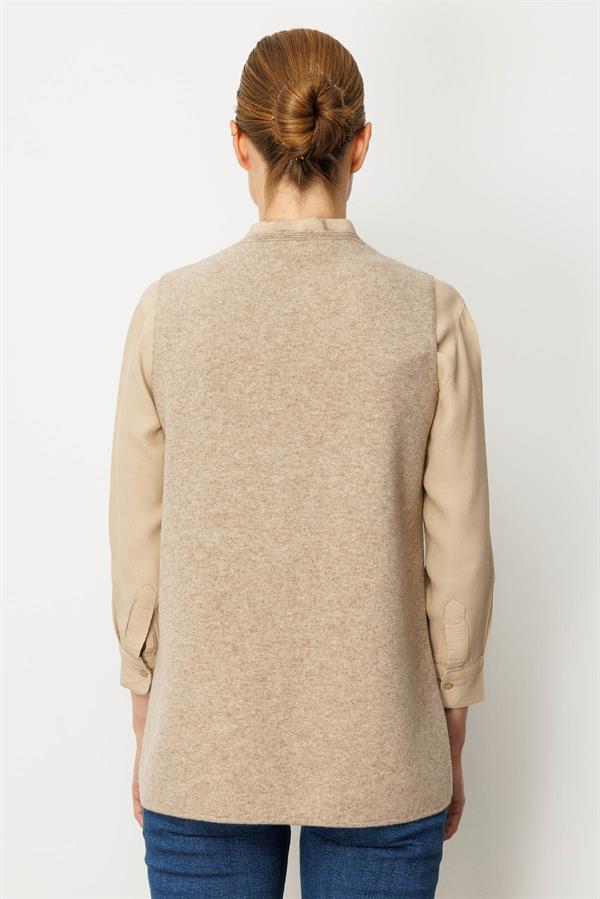 Kadın V Yaka Cebi Tığlamalı Yün Yelek K.Bej