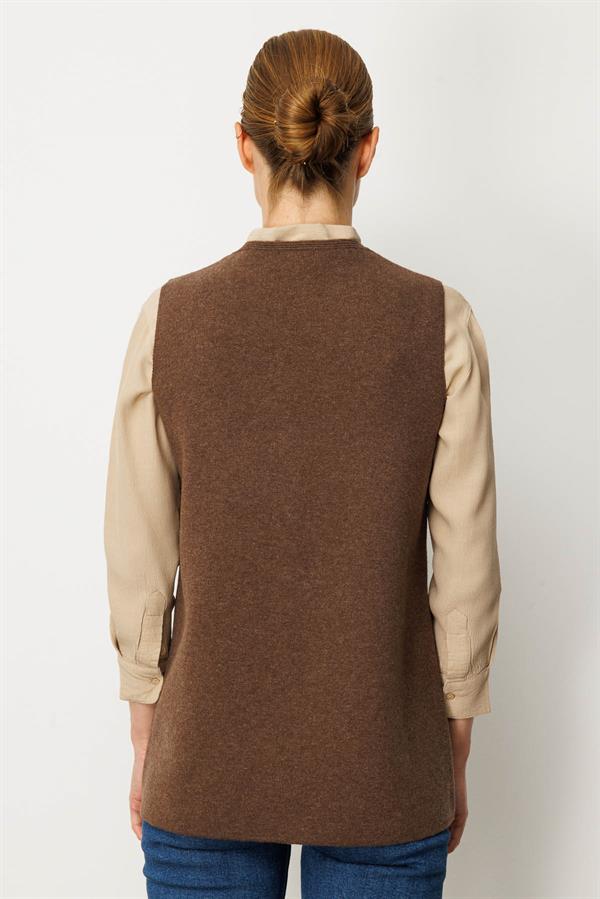 Kadın V Yaka Cebi Tığlamalı Yün Yelek D.Kahve