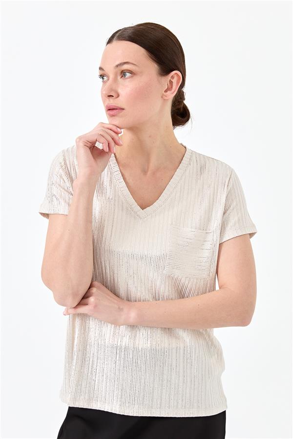 Женская хлопковая футболка с карманом и V образным вырезом молочная