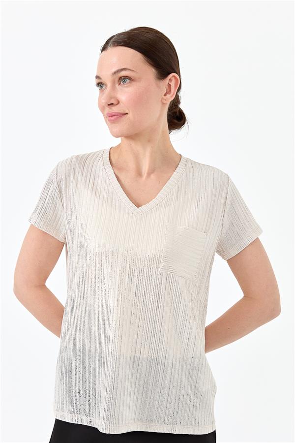 Женская хлопковая футболка с карманом и V образным вырезом молочная
