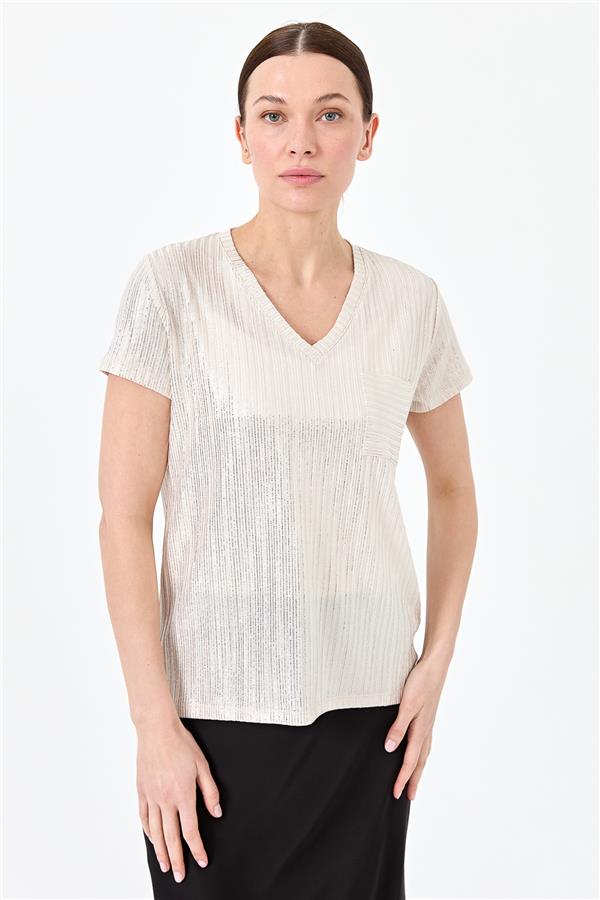 Женская хлопковая футболка с карманом и V образным вырезом молочная