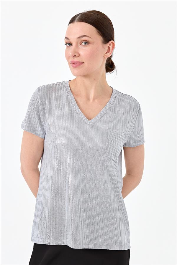 Женская хлопковая футболка с карманом и V образным вырезом серая
