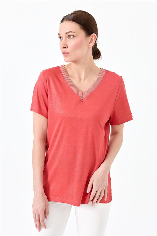 Женская хлопковая футболка с V образным вырезом в полоску коралловая