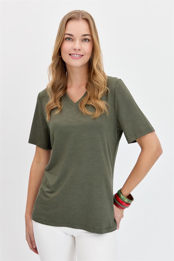 Женская базовая футболка с v-образным вырезом