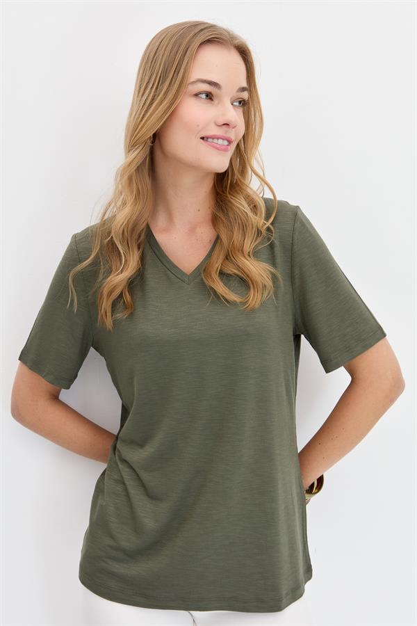 Женская базовая футболка с v-образным вырезом