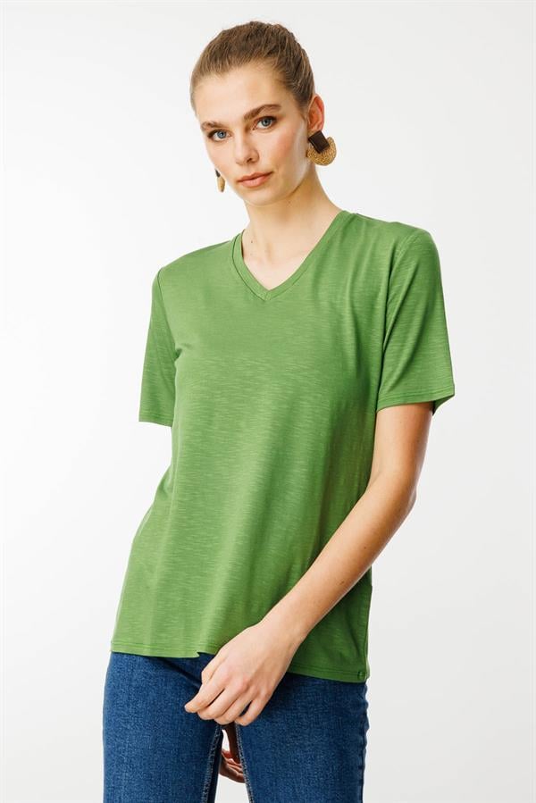 Kadın V Yaka Flamlı Kumaş Basic Tshirt A.Yeşil