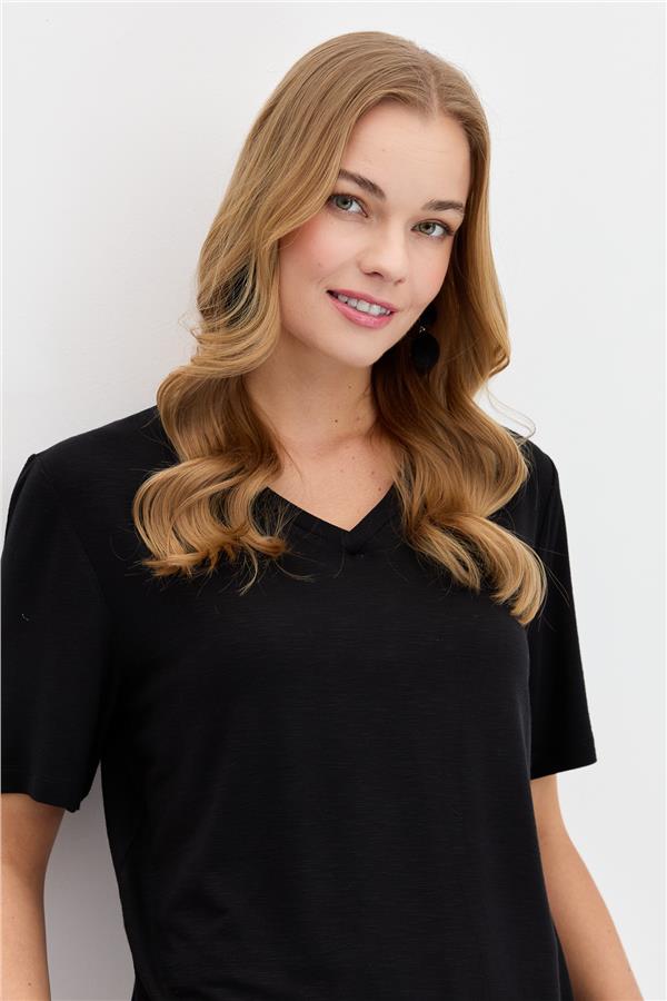 Женская базовая футболка с v-образным вырезом