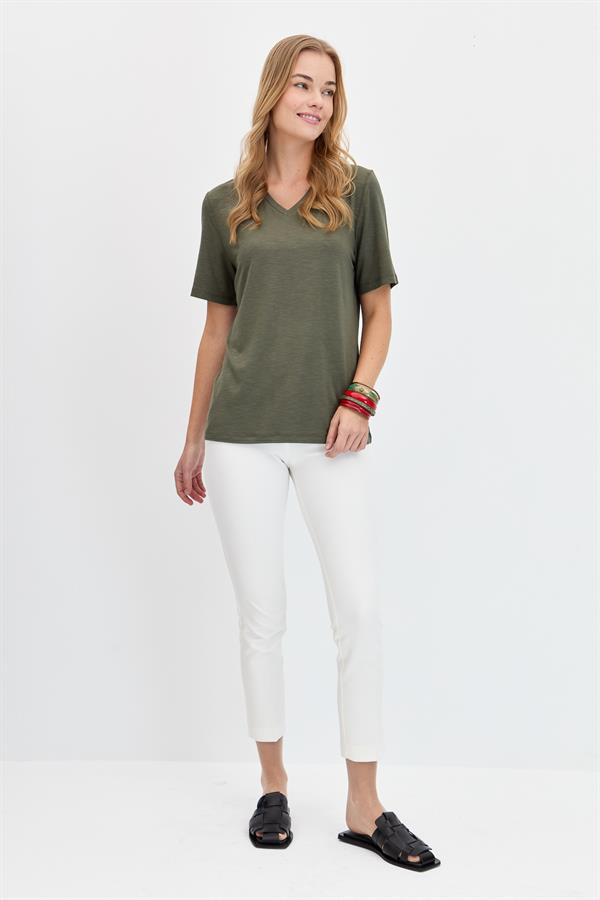 Женская базовая футболка с v-образным вырезом