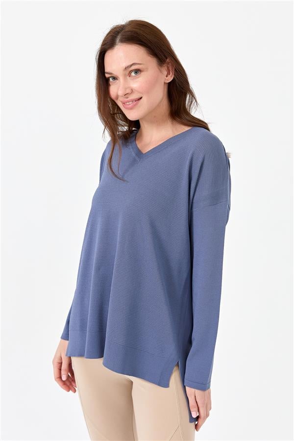 Женская трикотажная тонкая блуза с V-образным вырезом цвета индиго