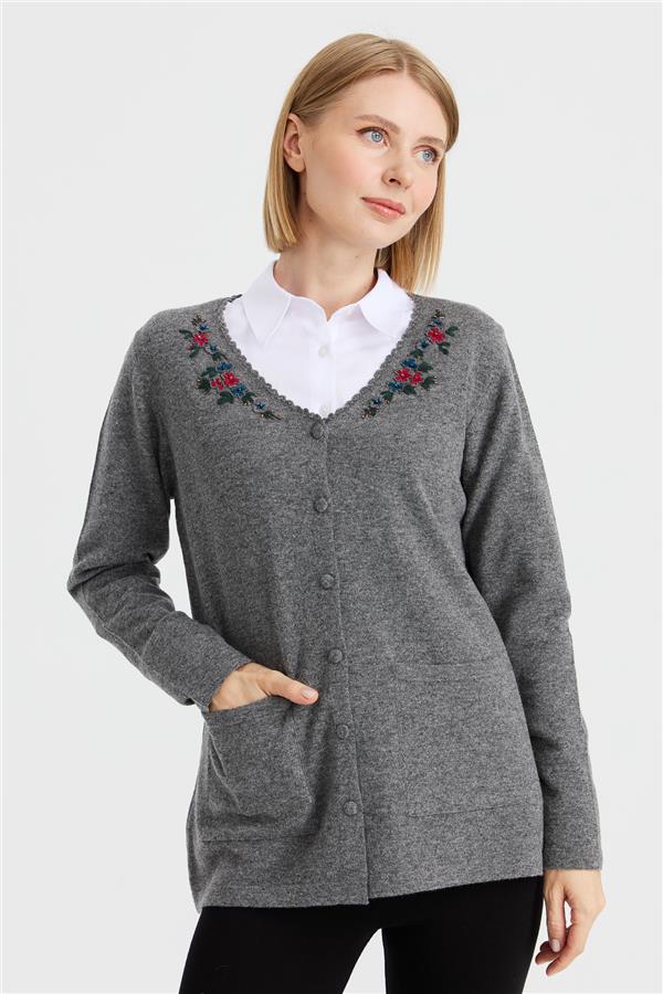 Женская шерстяная куртка с v-образным вырезом и кружевной вышивкой