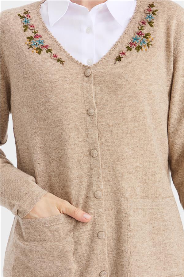 Женская шерстяная куртка с v-образным вырезом и кружевной вышивкой