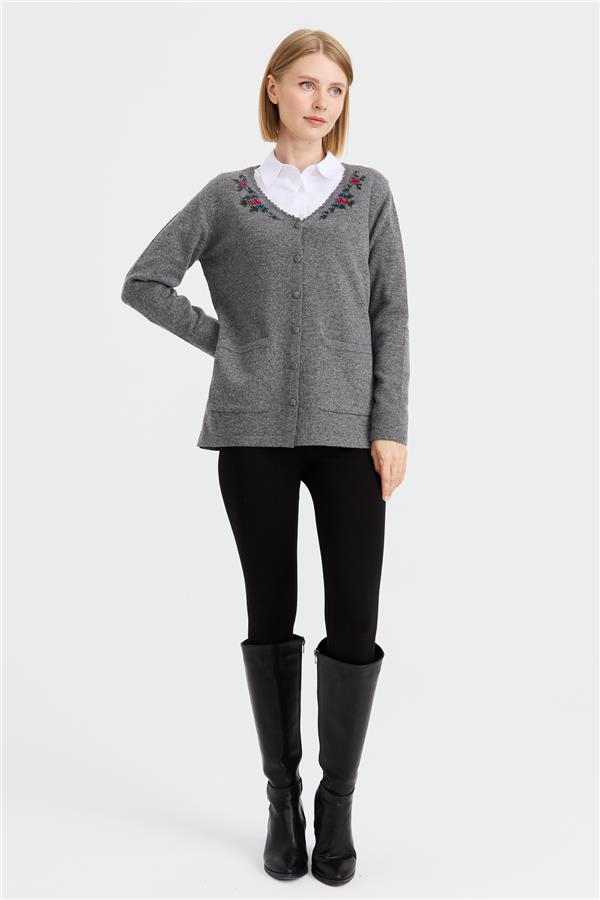 Женская шерстяная куртка с v-образным вырезом и кружевной вышивкой