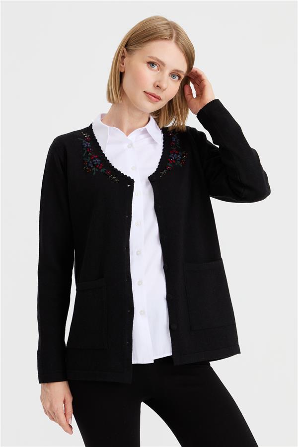 Женская шерстяная куртка с v-образным вырезом и кружевной вышивкой