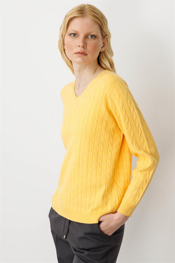 Kadın V Yaka Komple Saç Örgülü Kazak Sarı