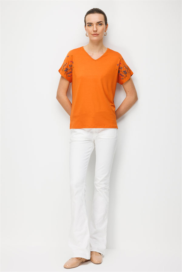 Kadın V Yaka Nakış İşlemeli Düşük Kollu Penye T-shirt Turuncu
