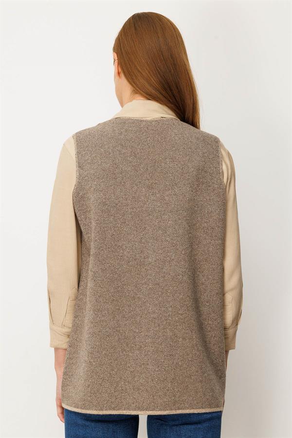 Kadın V Yaka Nakış İşlemeli Kısa Yün Yelek K.Bej