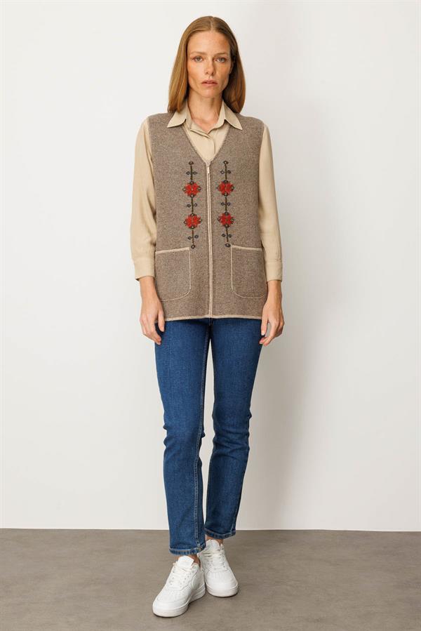 Kadın V Yaka Nakış İşlemeli Kısa Yün Yelek K.Bej