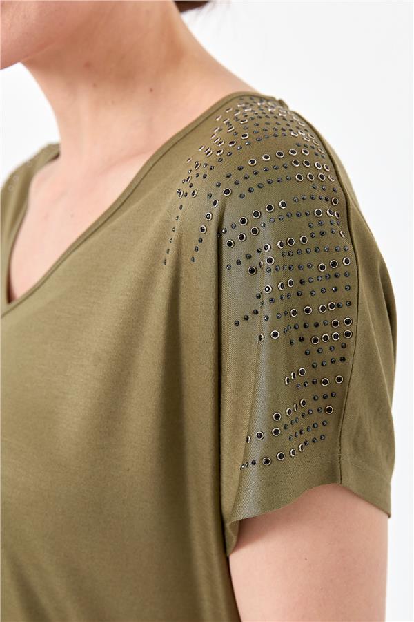 Женская хлопковая футболка с V образным вырезом и стразами на рукавах хаки