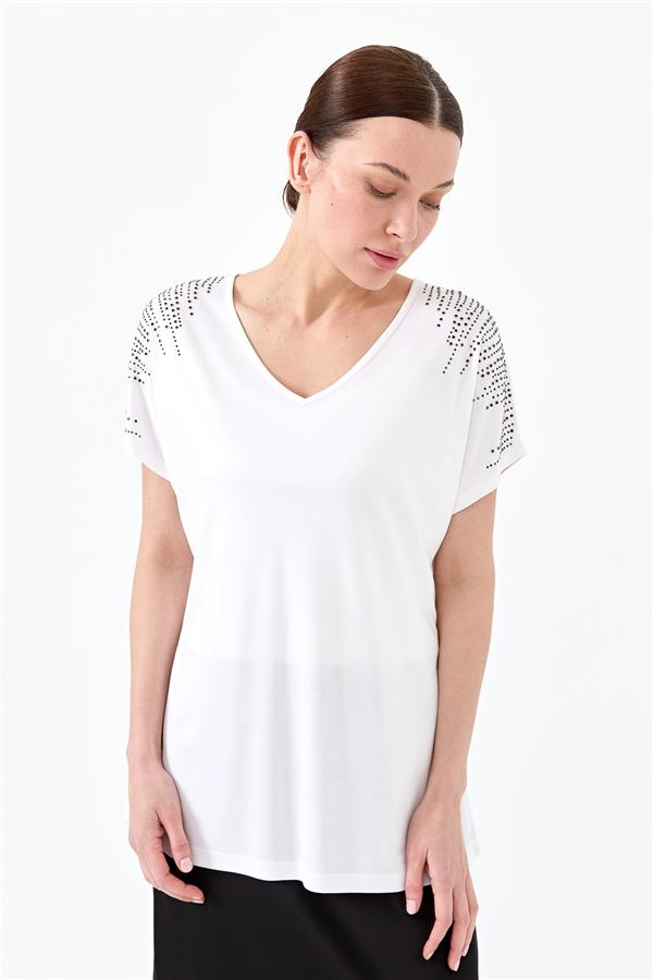 Женская хлопковая футболка с V образным вырезом и стразами на рукавах белая