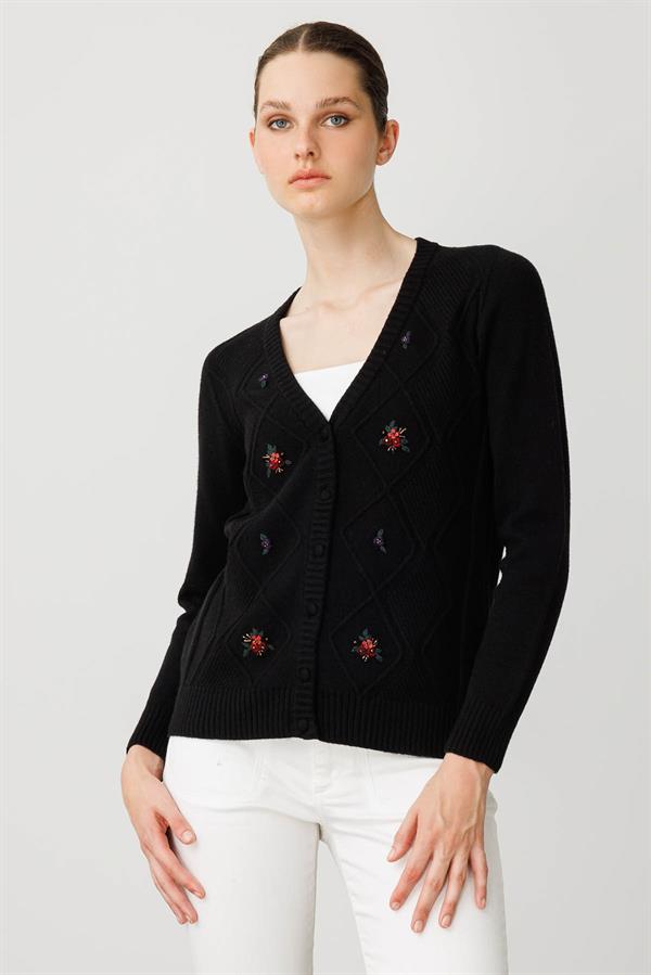 Kadın V Yaka Önü Baklava İşlemeli Ceket Siyah