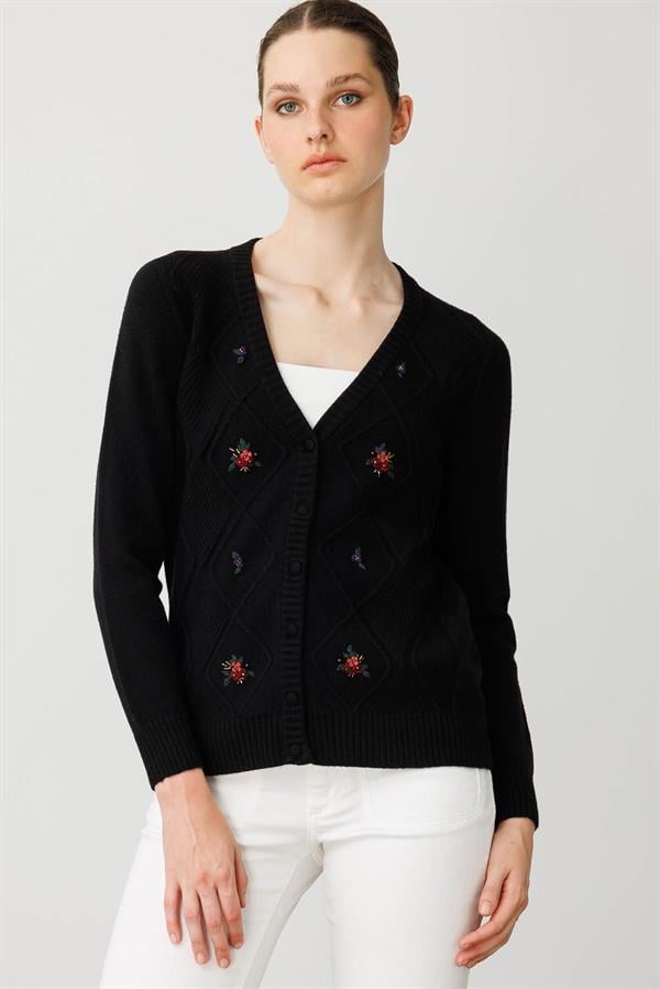 Kadın V Yaka Önü Baklava İşlemeli Ceket Siyah