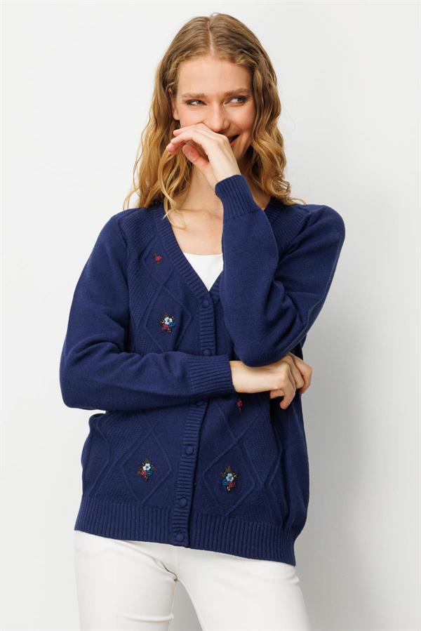 Kadın V Yaka Önü Baklava İşlemeli Ceket Lacivert