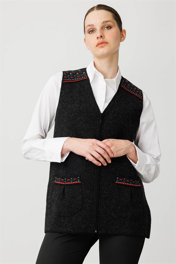 Kadın V Yaka Önü Keçe Fermuarlı Kısa Yün Yelek Siyah