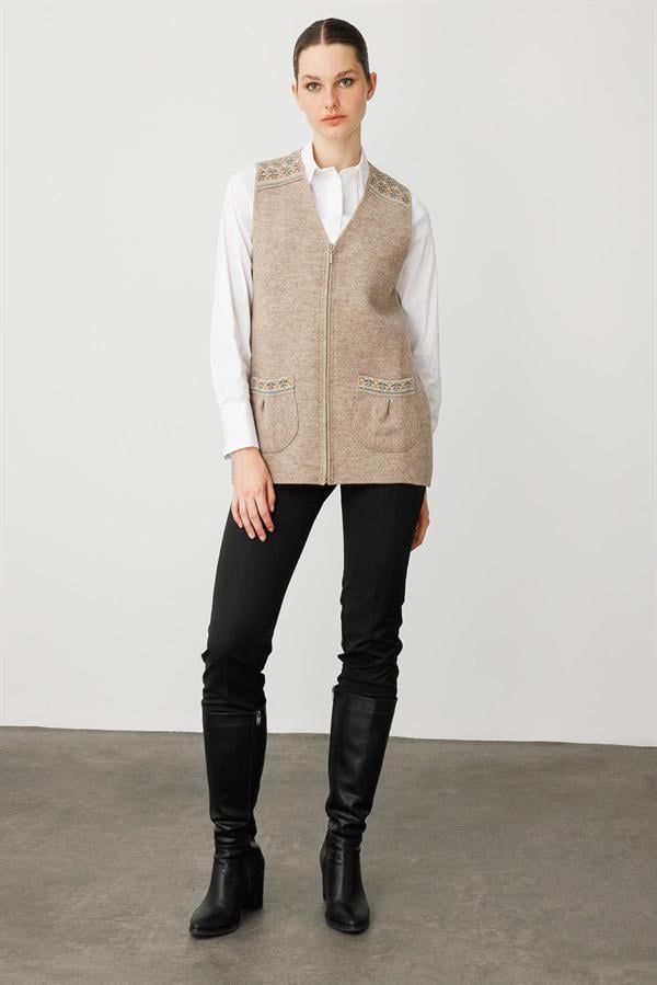 Kadın V Yaka Önü Keçe Fermuarlı Kısa Yün Yelek K.Bej