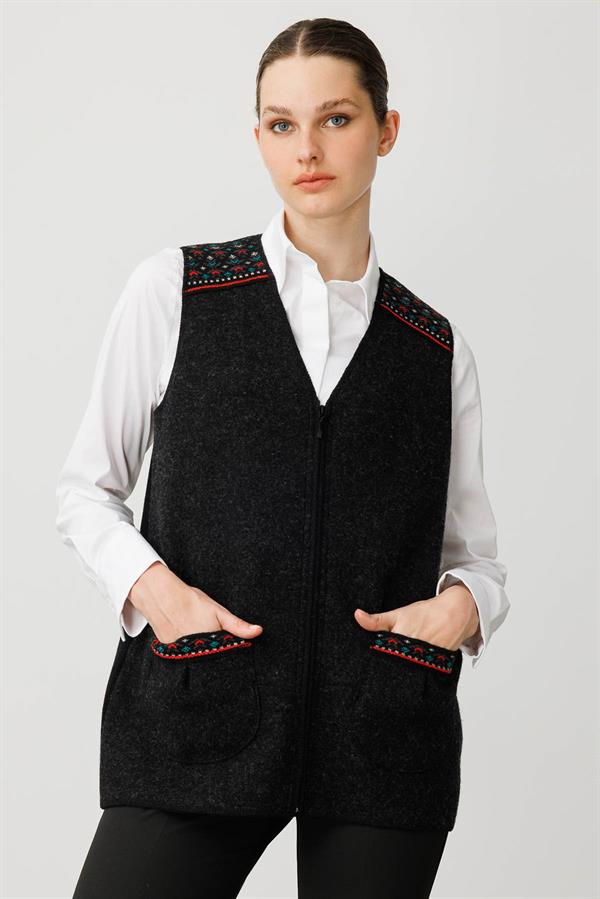 Kadın V Yaka Önü Keçe Fermuarlı Kısa Yün Yelek Siyah