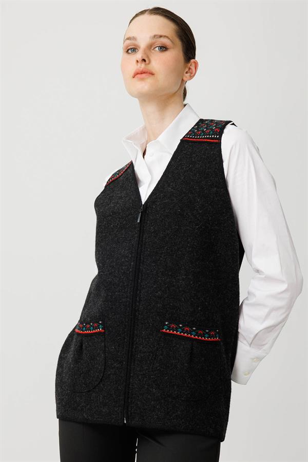 Kadın V Yaka Önü Keçe Fermuarlı Kısa Yün Yelek Siyah