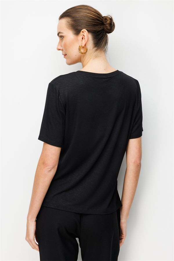 Kadın V Yaka Önü Pul Payet İşlemeli Penye T-shirt Siyah