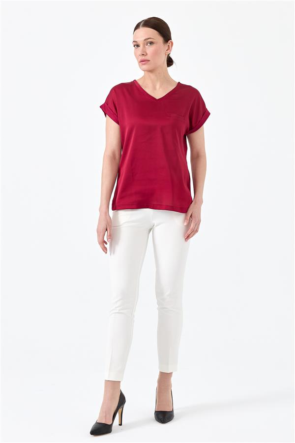 Женская блуза с V образным вырезом и атласным фасадом бордовая