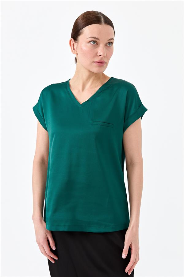 Женская блуза с V образным вырезом и атласным фасадом зеленая