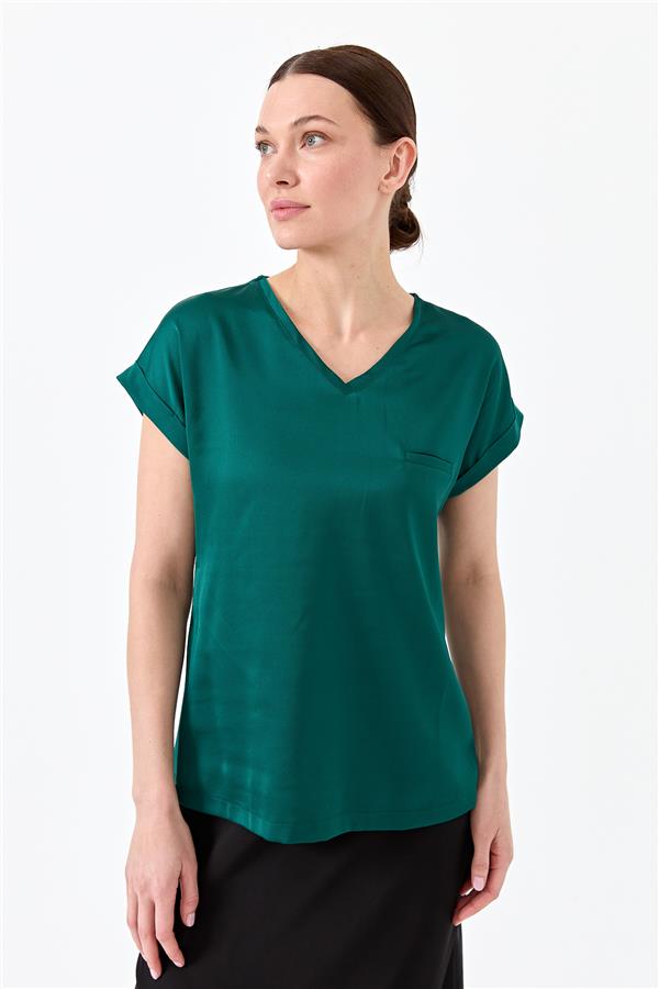 Женская блуза с V образным вырезом и атласным фасадом зеленая