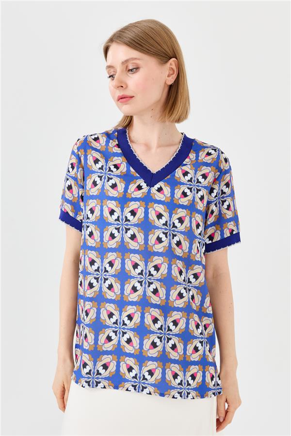 Womens V-Neck Colorful Patterned T-shirt Blue