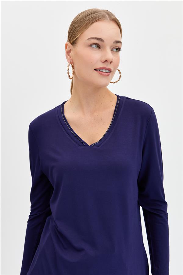 Женская серебристая блузка с v-образным вырезом