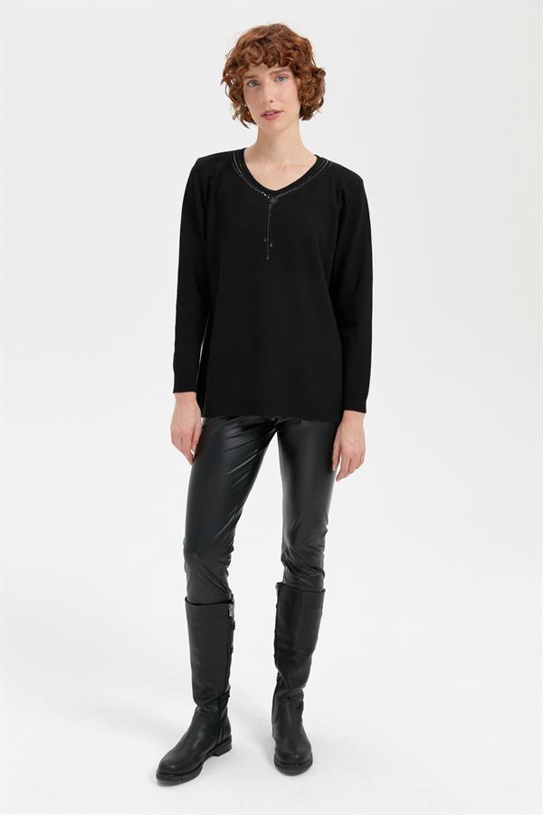 Kadın V Yaka Taşlı Kolye Desenli Ligra Bluz Siyah