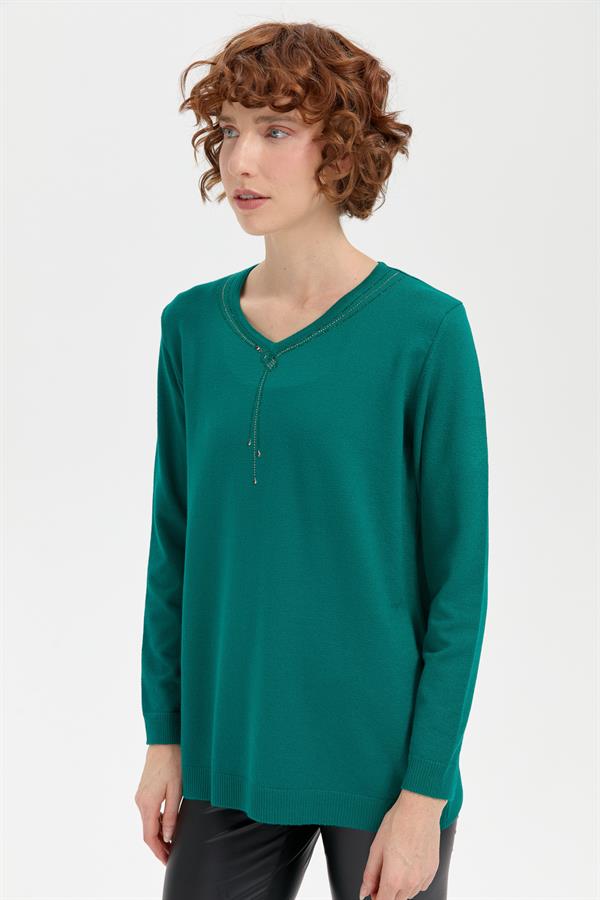 Kadın V Yaka Taşlı Kolye Desenli Ligra Bluz A.Ö.Başı