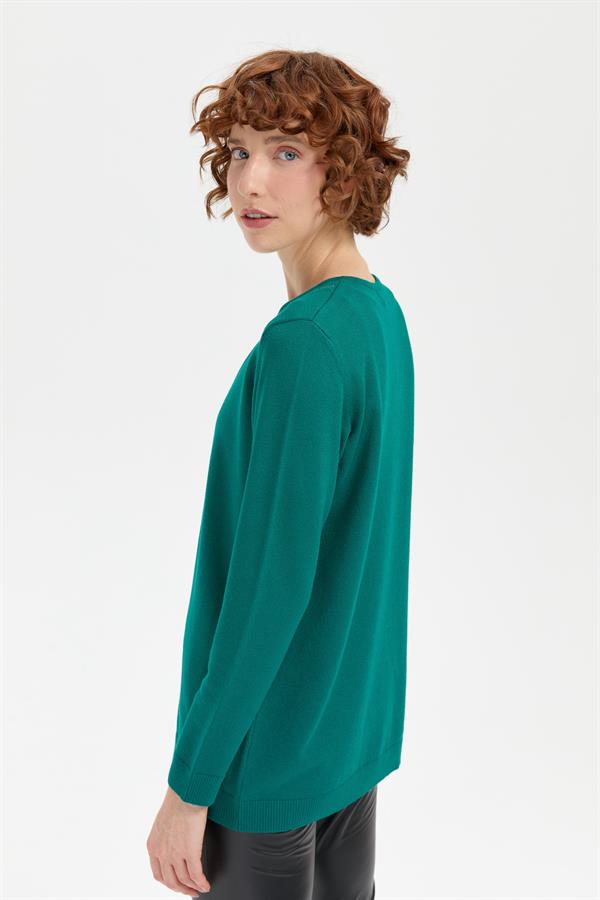 Kadın V Yaka Taşlı Kolye Desenli Ligra Bluz A.Ö.Başı