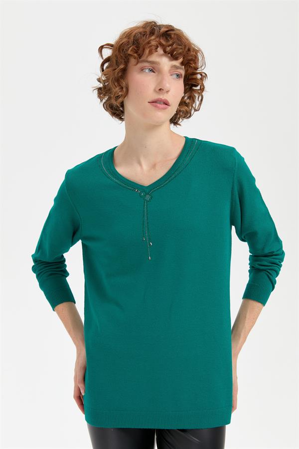 Kadın V Yaka Taşlı Kolye Desenli Ligra Bluz A.Ö.Başı