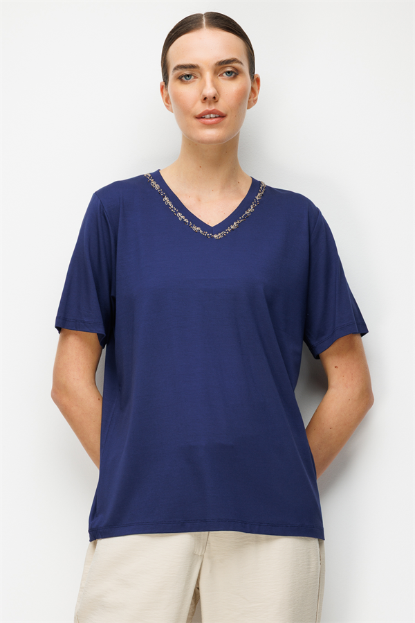 Kadın V Yaka Yaka Kenarı İşlemeli Penye T-shirt Lacivert