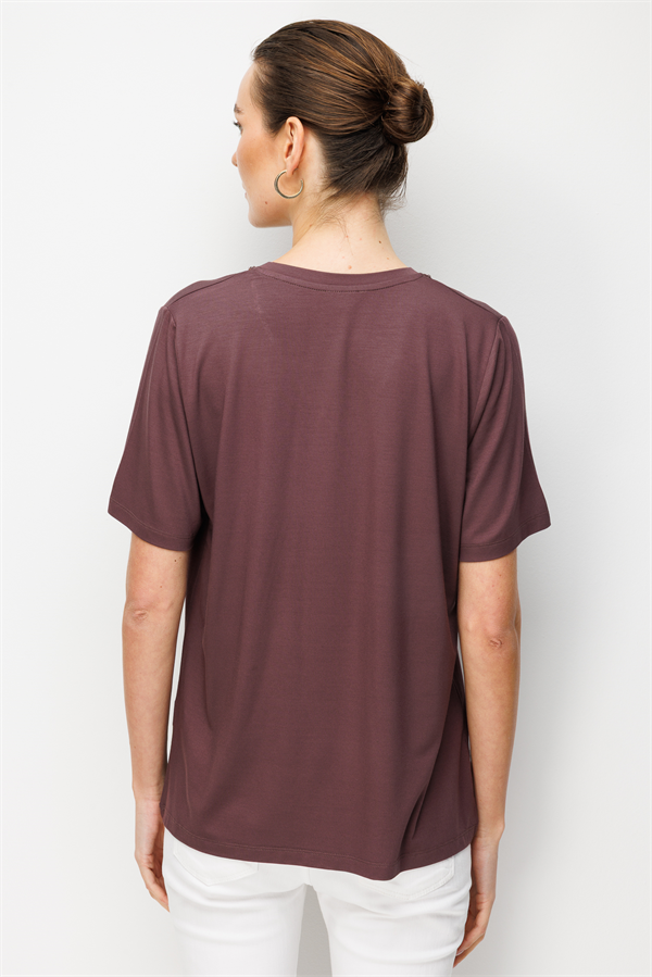 Kadın V Yaka Yaka Kenarı İşlemeli Penye T-shirt Kahve