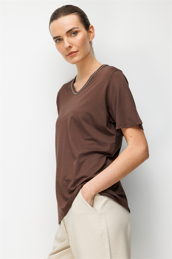 Kadın V Yaka Yaka Kenarı Zincirli Penye T-shirt K.Kahve