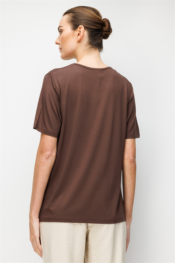 Kadın V Yaka Yaka Kenarı Zincirli Penye T-shirt K.Kahve