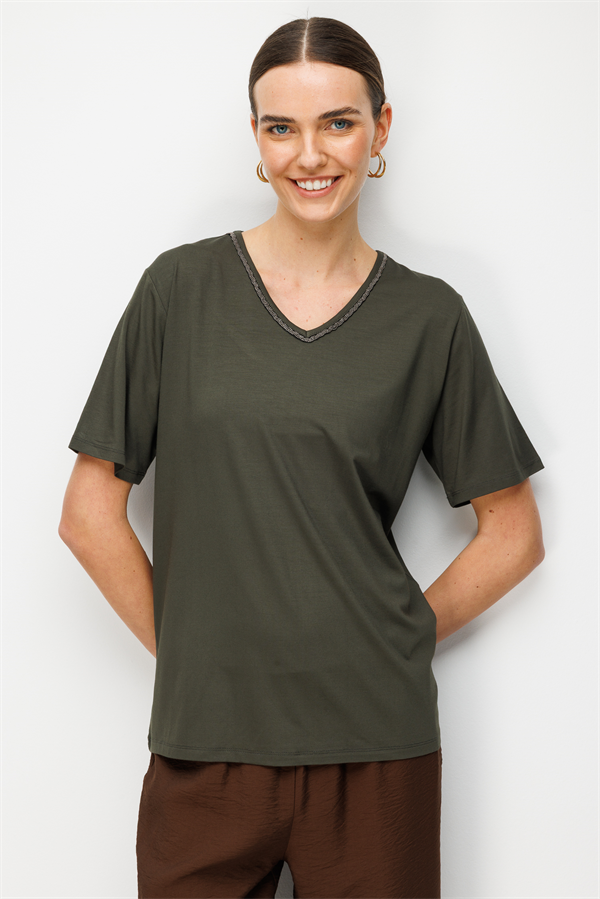 Kadın V Yaka Yaka Kenarı Zincirli Penye T-shirt Haki