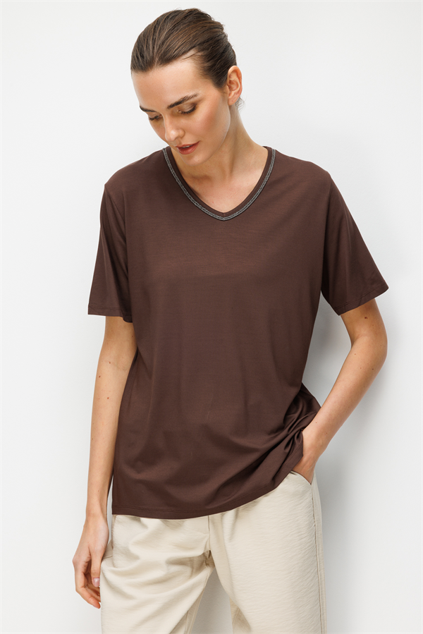 Kadın V Yaka Yaka Kenarı Zincirli Penye T-shirt K.Kahve