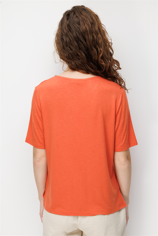 Kadın V Yaka Yakası İki Renkli İşlemeli Taşlı Penye T-shirt Oranj