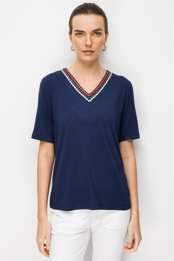 Kadın V Yaka Yakası İki Renkli İşlemeli Taşlı Penye T-shirt Lacivert