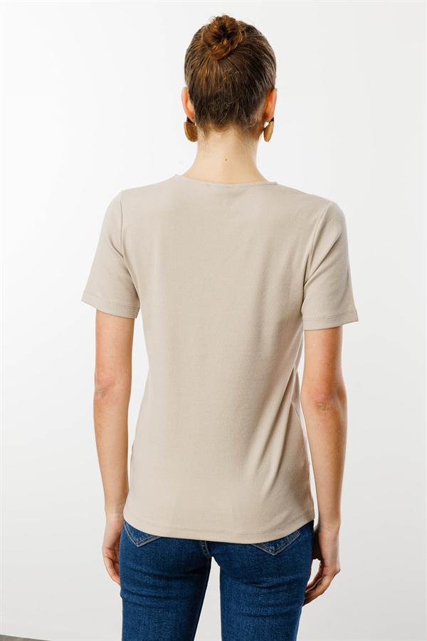 Kadın V Yaka Yakası Nakış İşlemeli Pamuklu T-Shirt Bej
